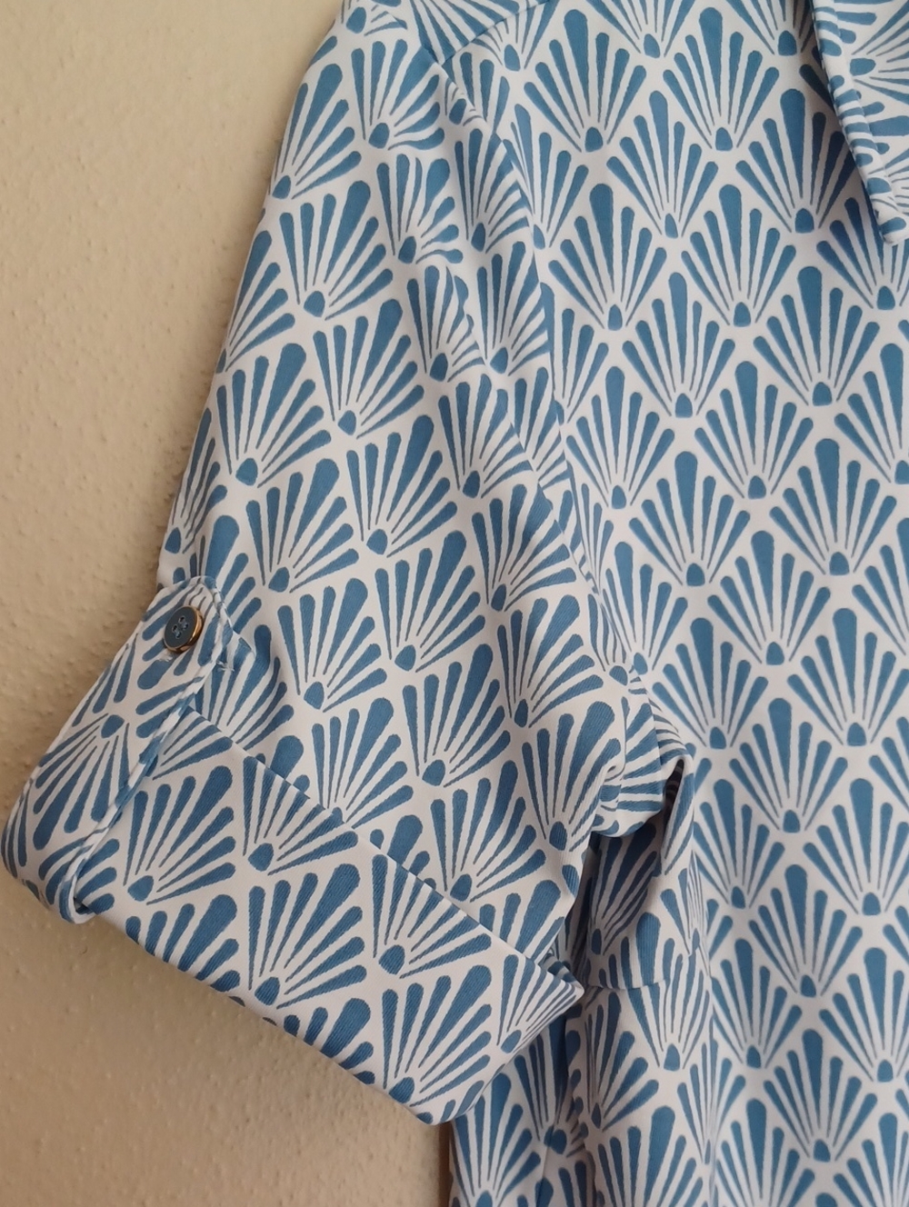 J Mclaughlin Cornelia Shirt Sandshell Print Catalina Cloth SZ M Blue White NWOT - Picture 7 of 14